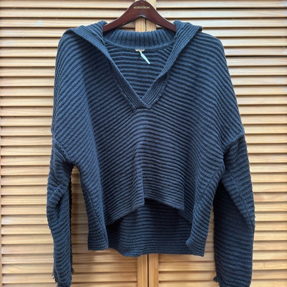 Free people V neck Black Sweater size XS - Picture 3 of 5